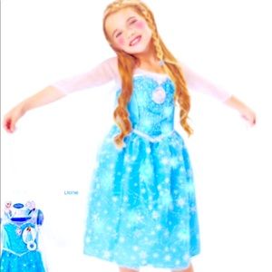 Elsa Disney Princess 4-6t Princess Dress with fairy lights and sings let it go